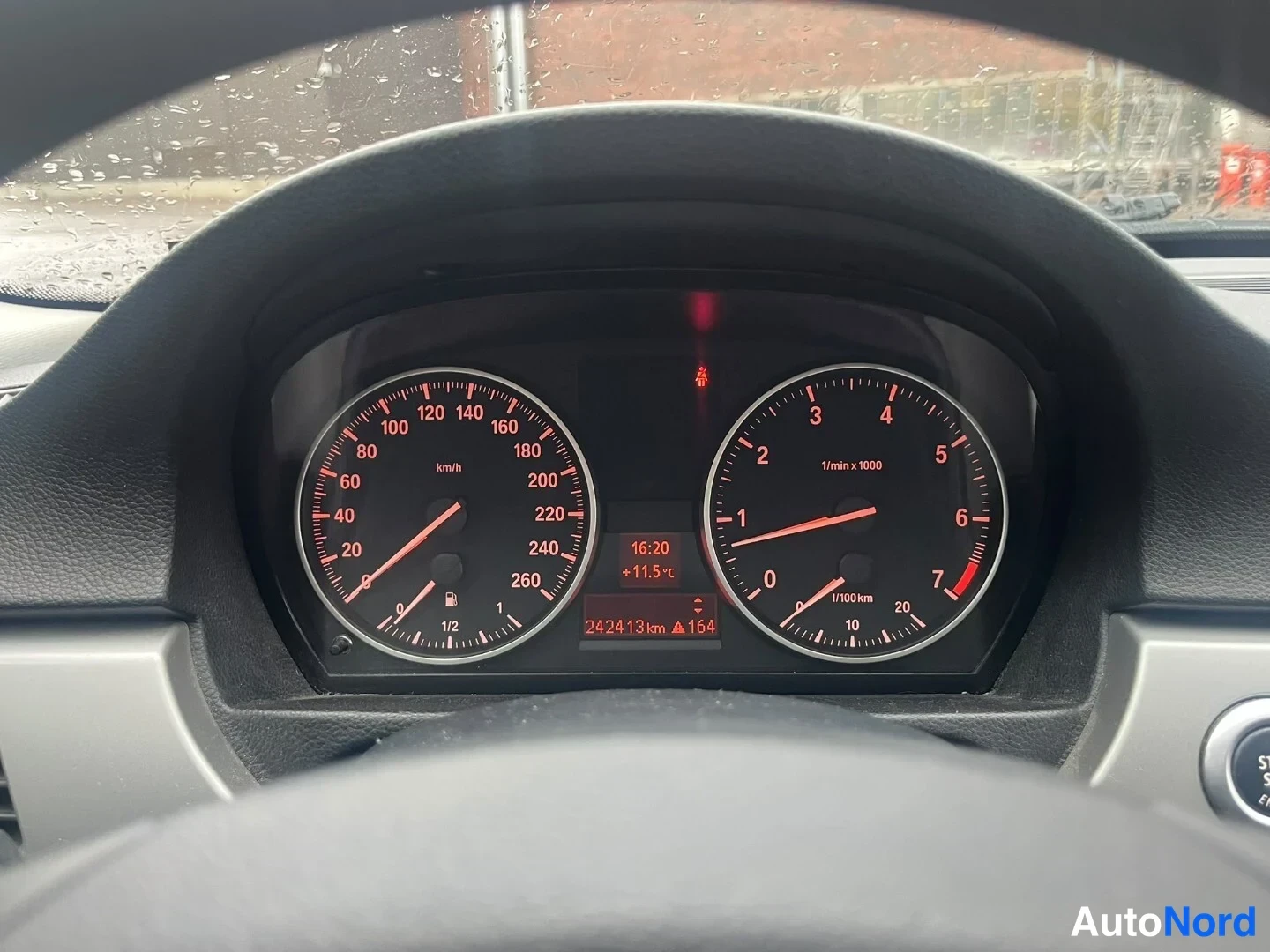 Punainen BMW 316i 2008, kuva 7