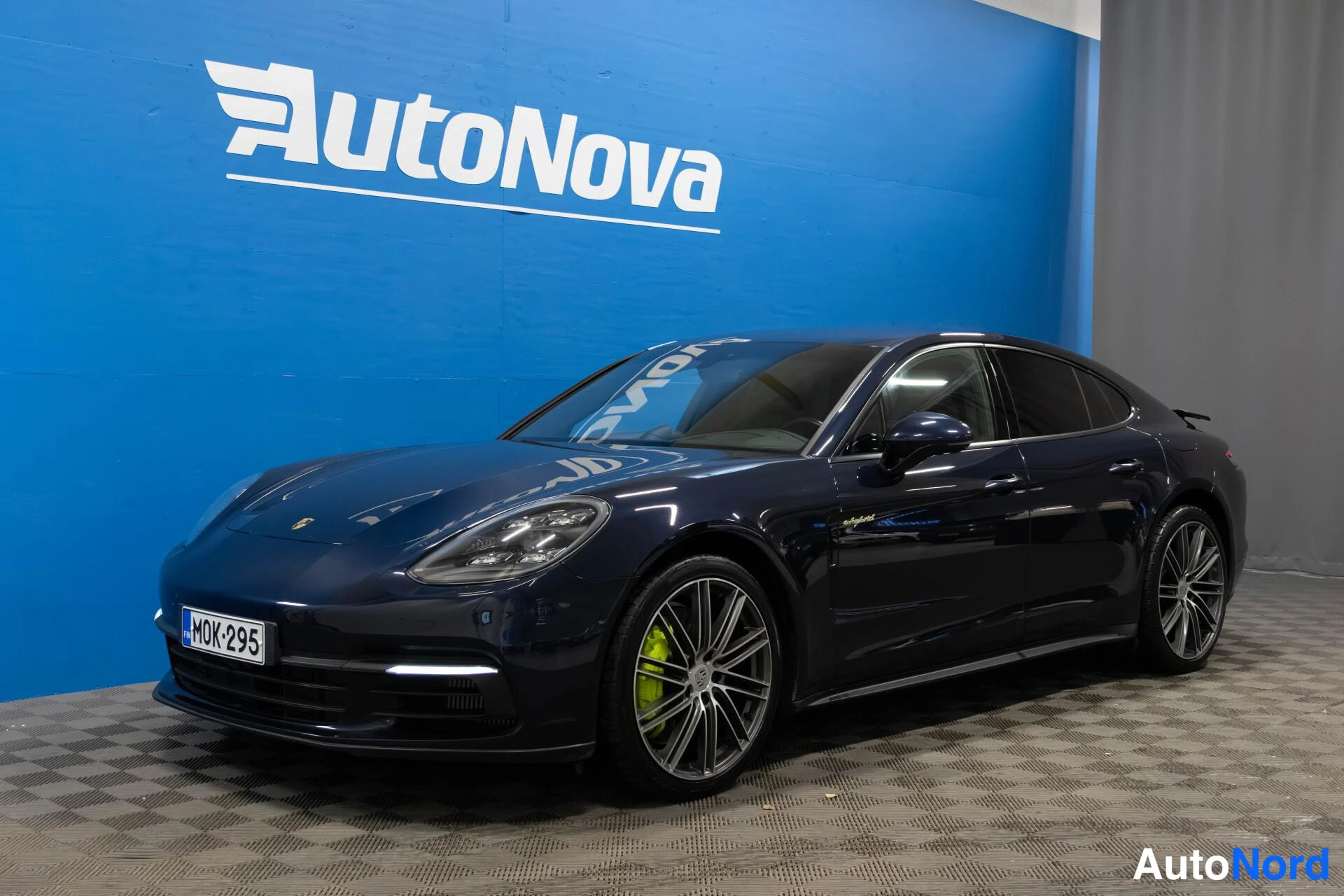 Porsche Panamera 4 E-Hybrid 2019