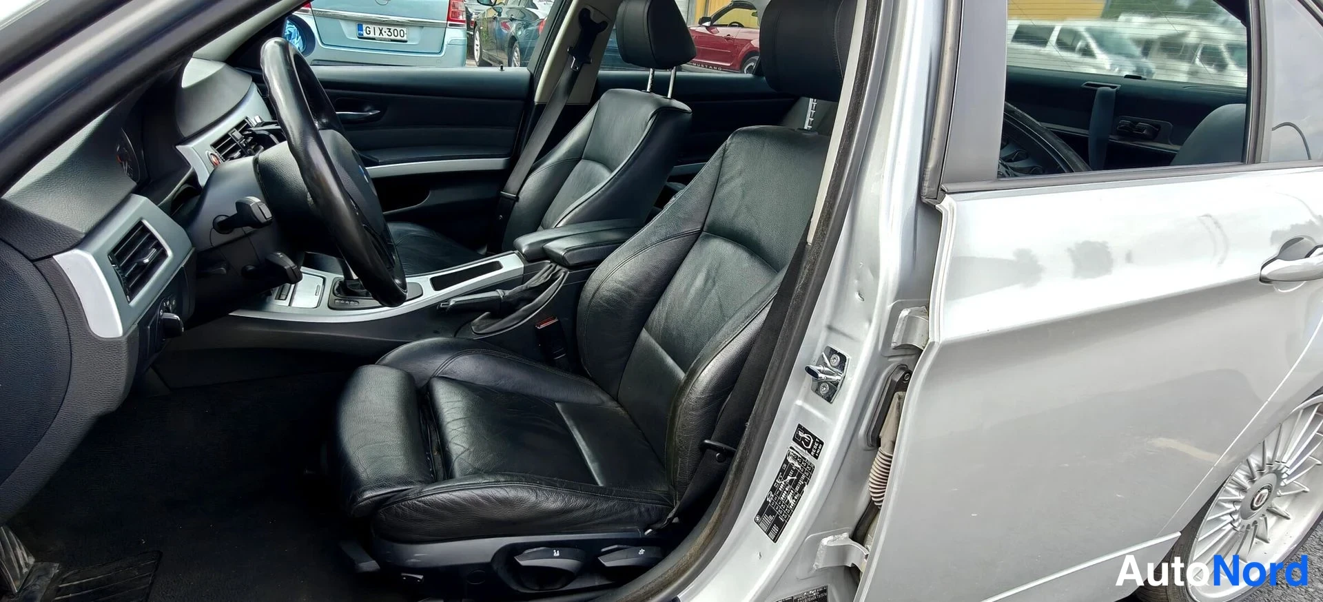 Hopea BMW 325i 2006, etuviisto, keula vasemmalle, kuva 3