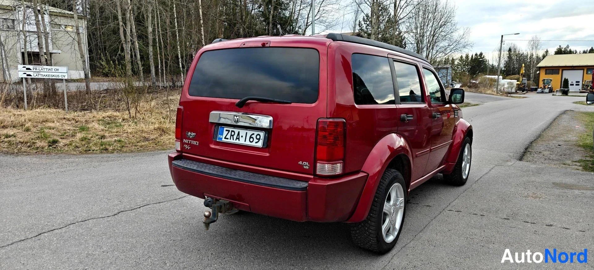 Punainen Dodge Nitro 2007, takaa, kuva 9