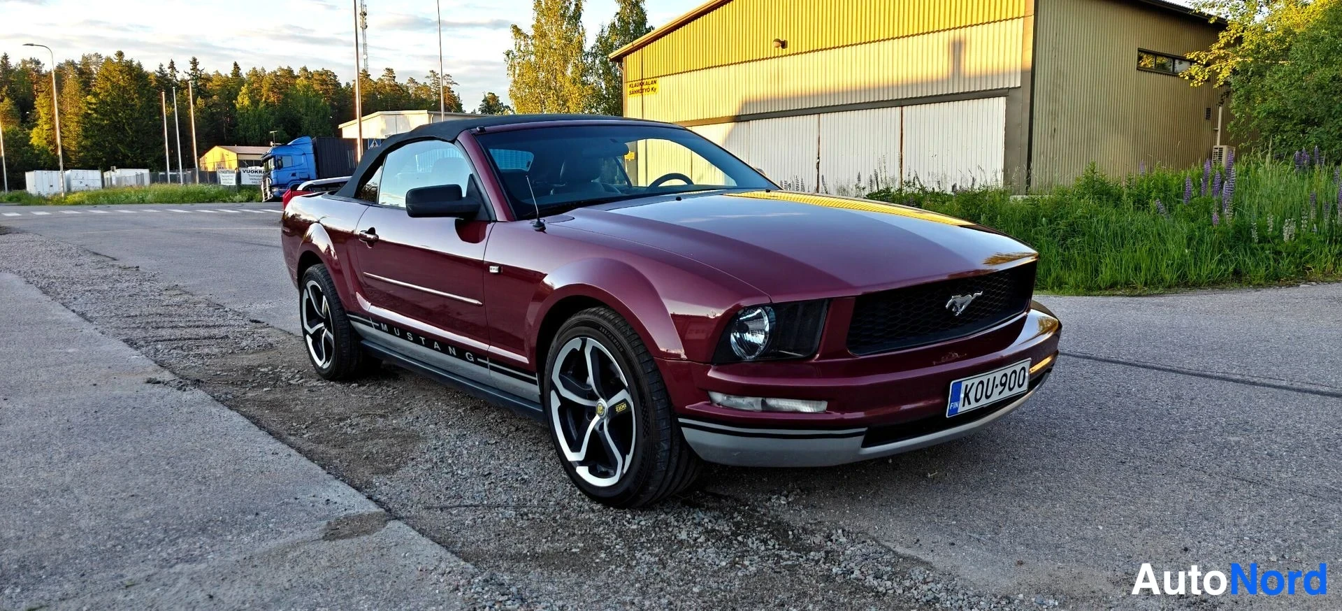 Hopea Ford Mustang 2005, etuviisto, keula oikealle, kuva 5