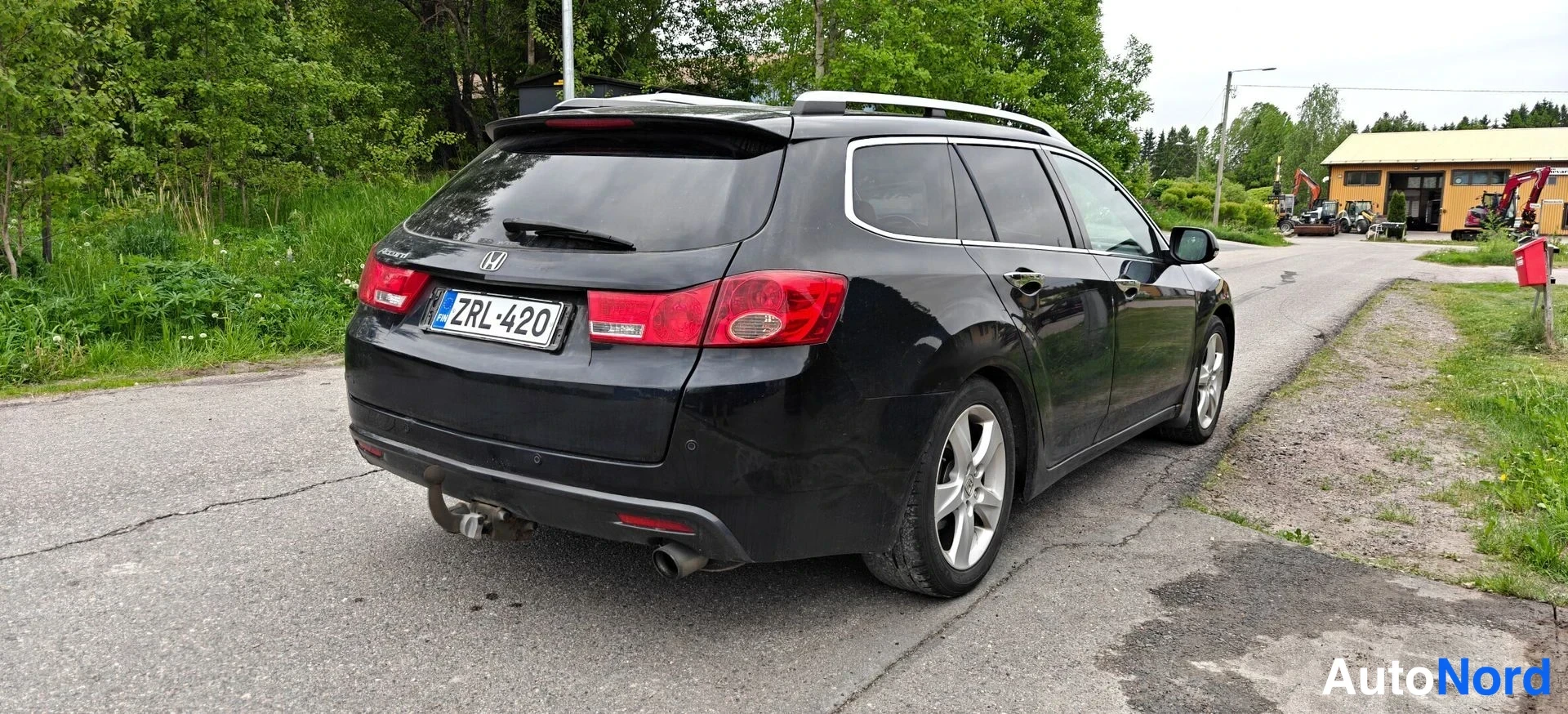 Musta Honda Accord Tourer 2009, takaviisto, kuva 6