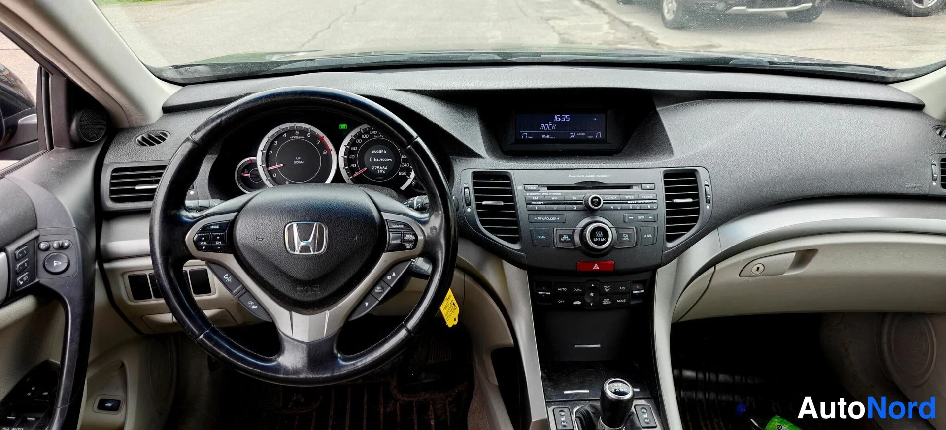 Musta Honda Accord Tourer 2009, kuva 10