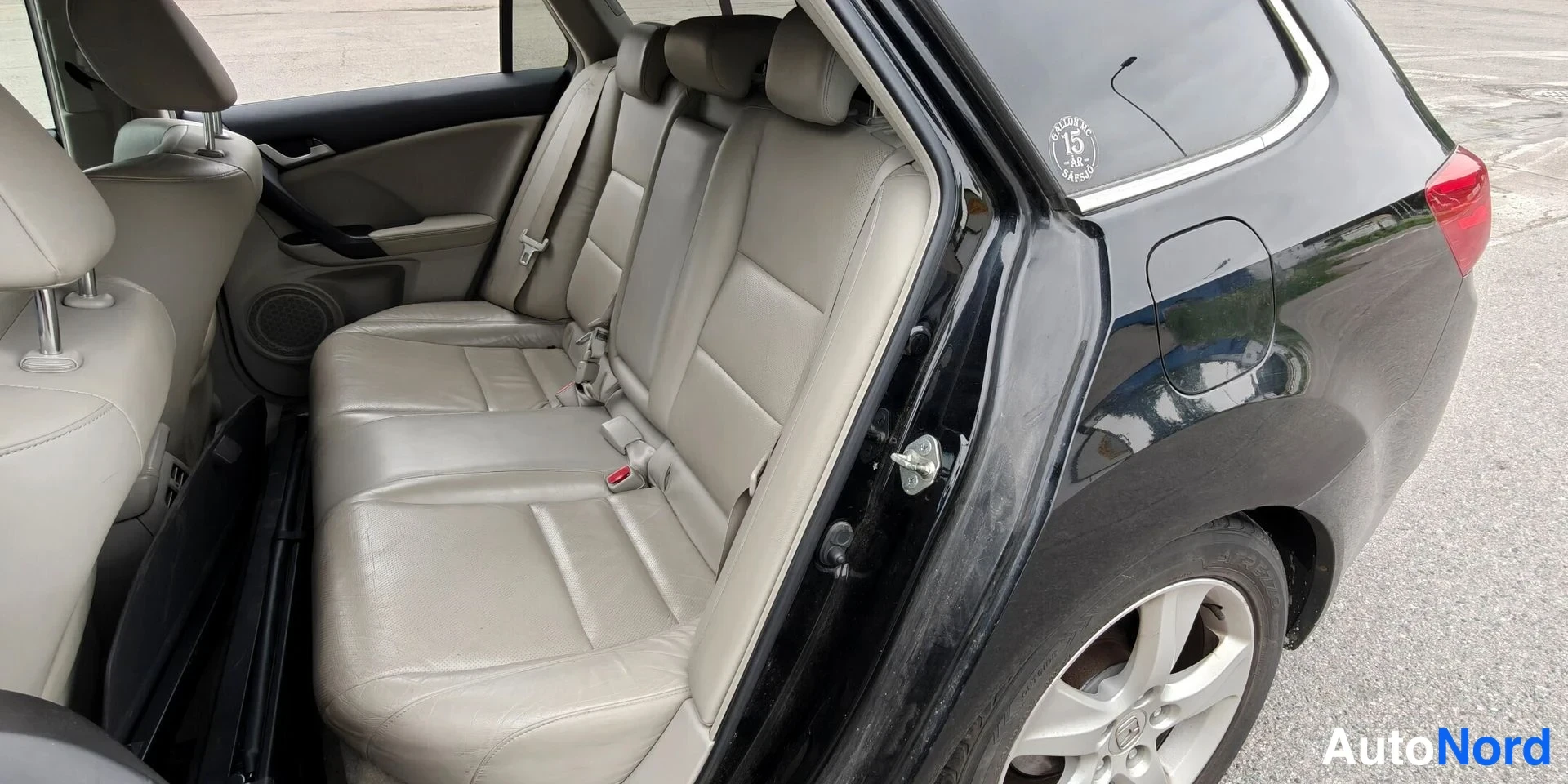 Musta Honda Accord Tourer 2009, kuva 12