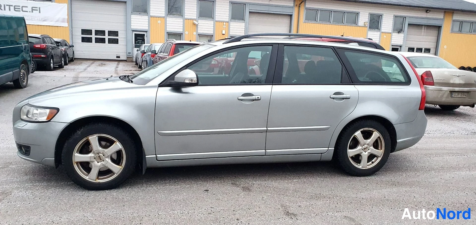 Hopea Volvo V50 2010, sivulta, kuva 3