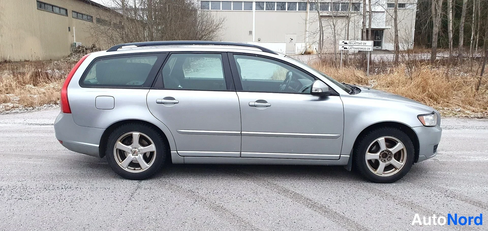 Hopea Volvo V50 2010, sivulta, kuva 4