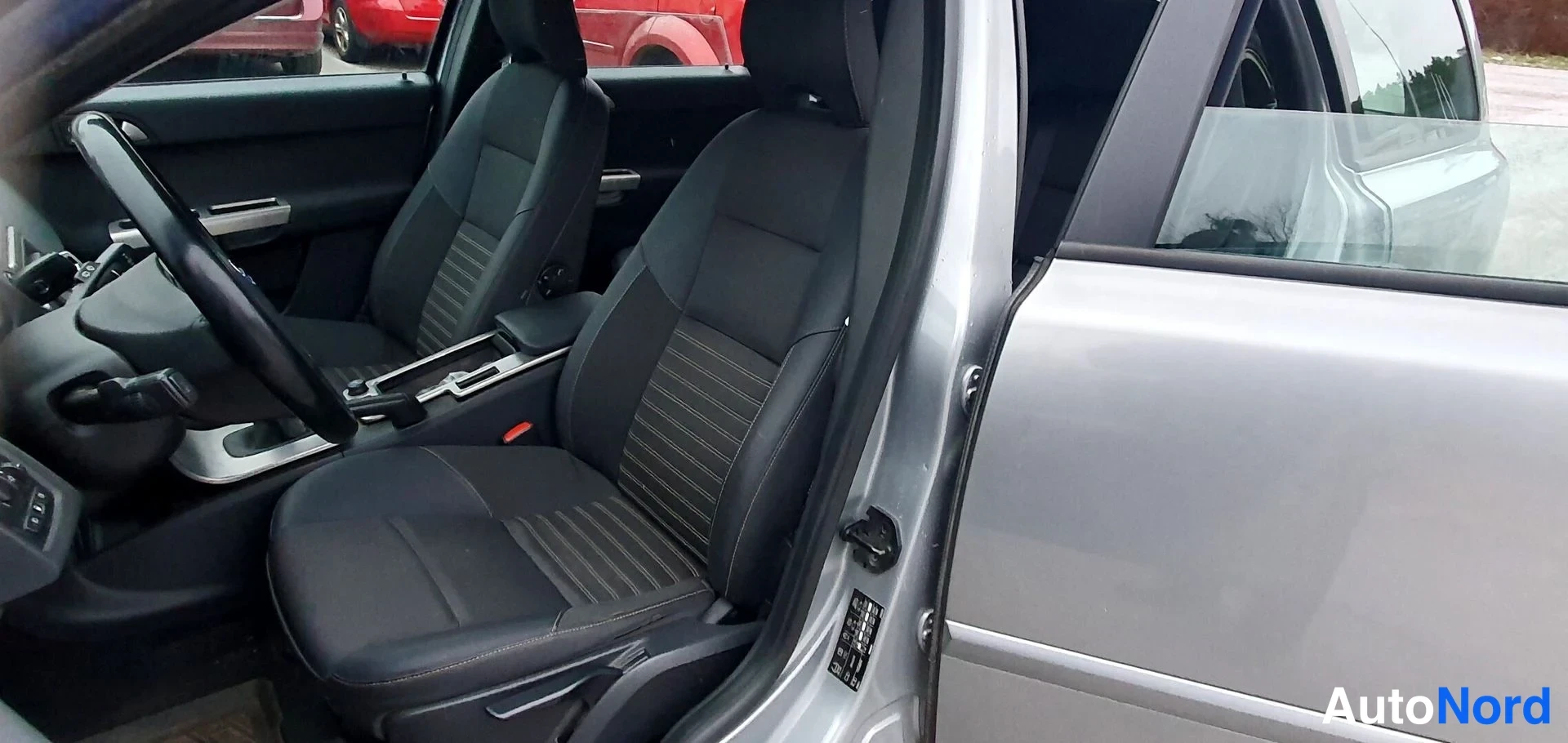 Hopea Volvo V50 2010, kuva 8
