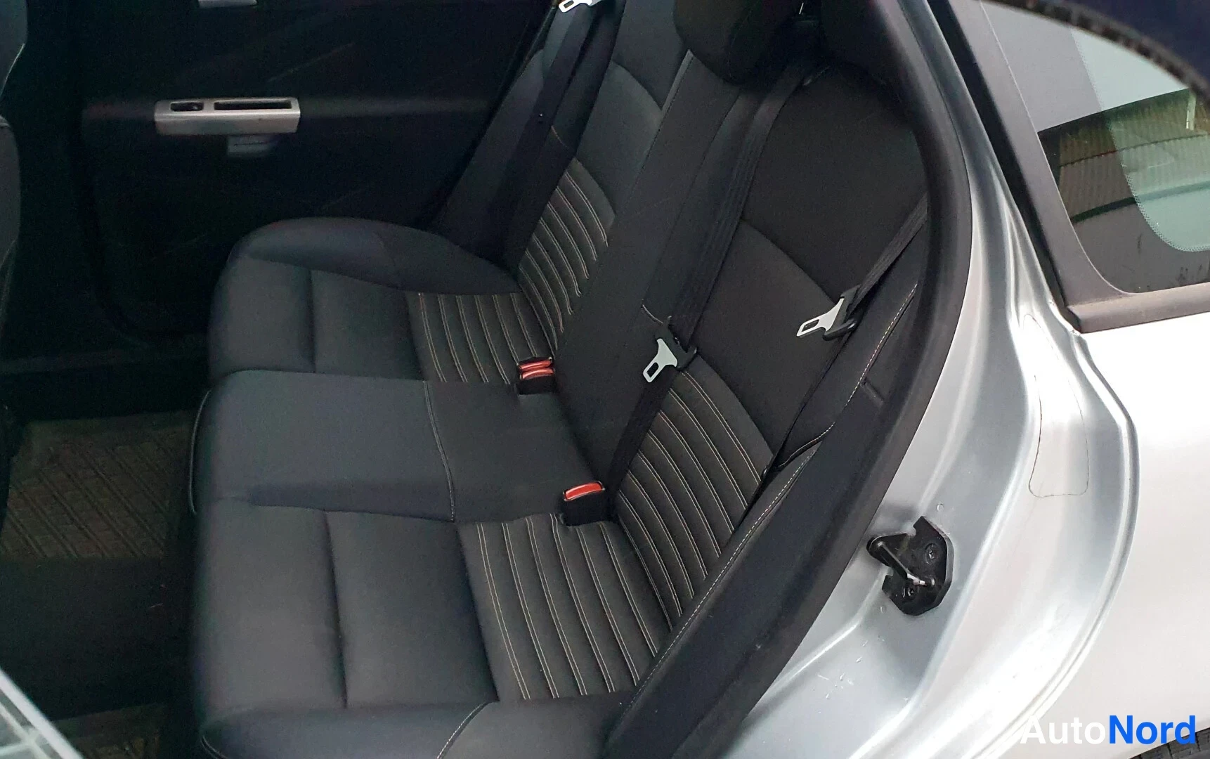 Hopea Volvo V50 2010, kuva 11