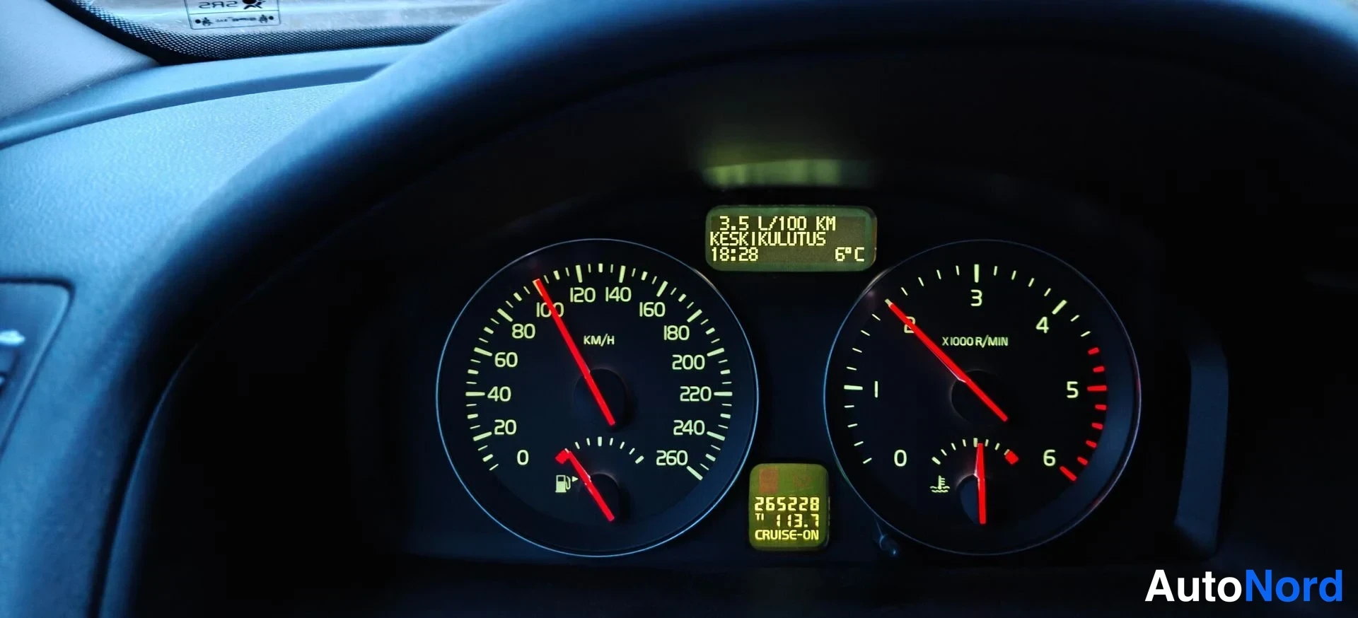 Hopea Volvo V50 2010, kuva 9