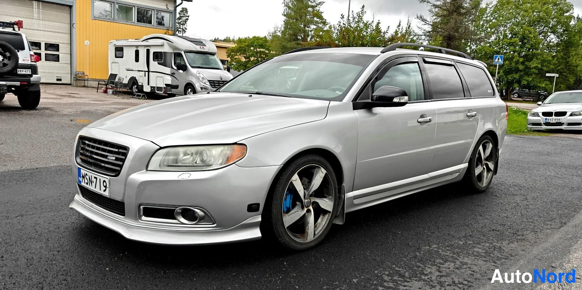 Volvo V70 2.5 FT R-Design Business 2011