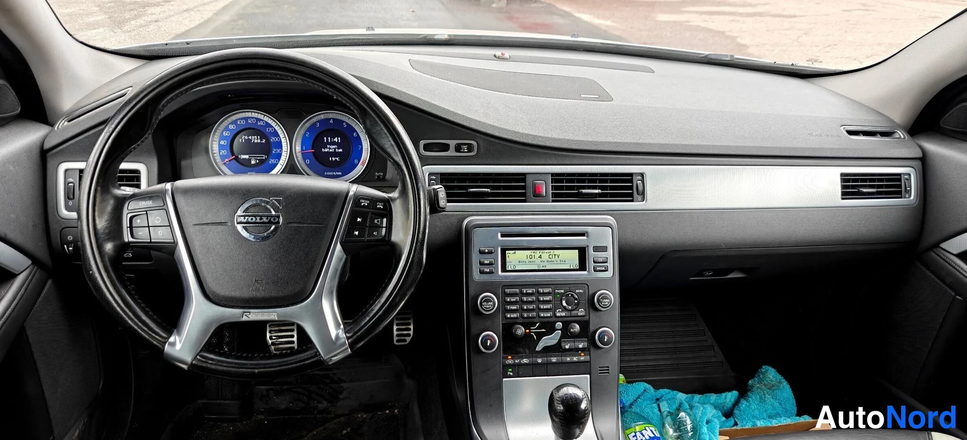 Hopea Volvo V70 2011, kuva 9