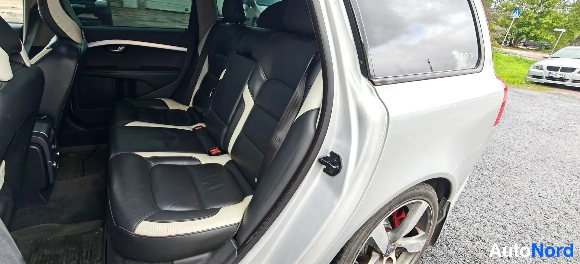 Hopea Volvo V70 2011, takaviisto, kuva 7