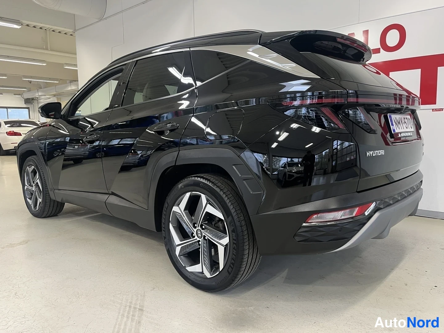 Musta Hyundai Tucson 2024, takaviisto, kuva 5