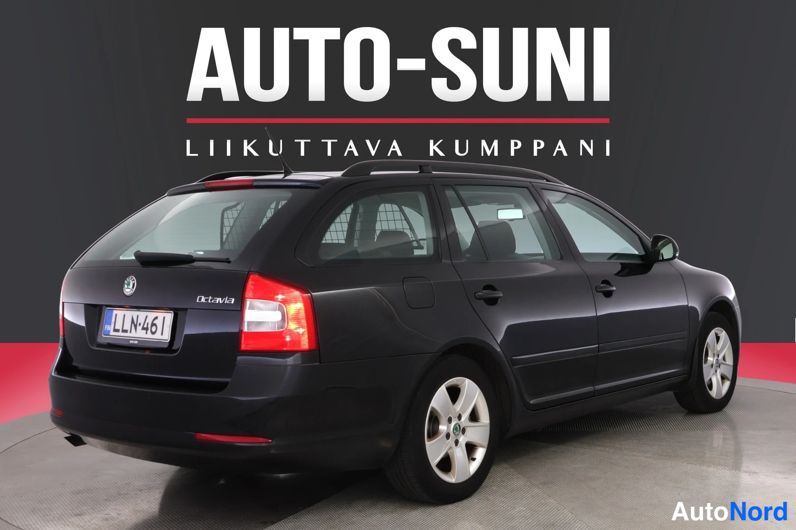 Musta Skoda Octavia 2012, takaviisto, kuva 4