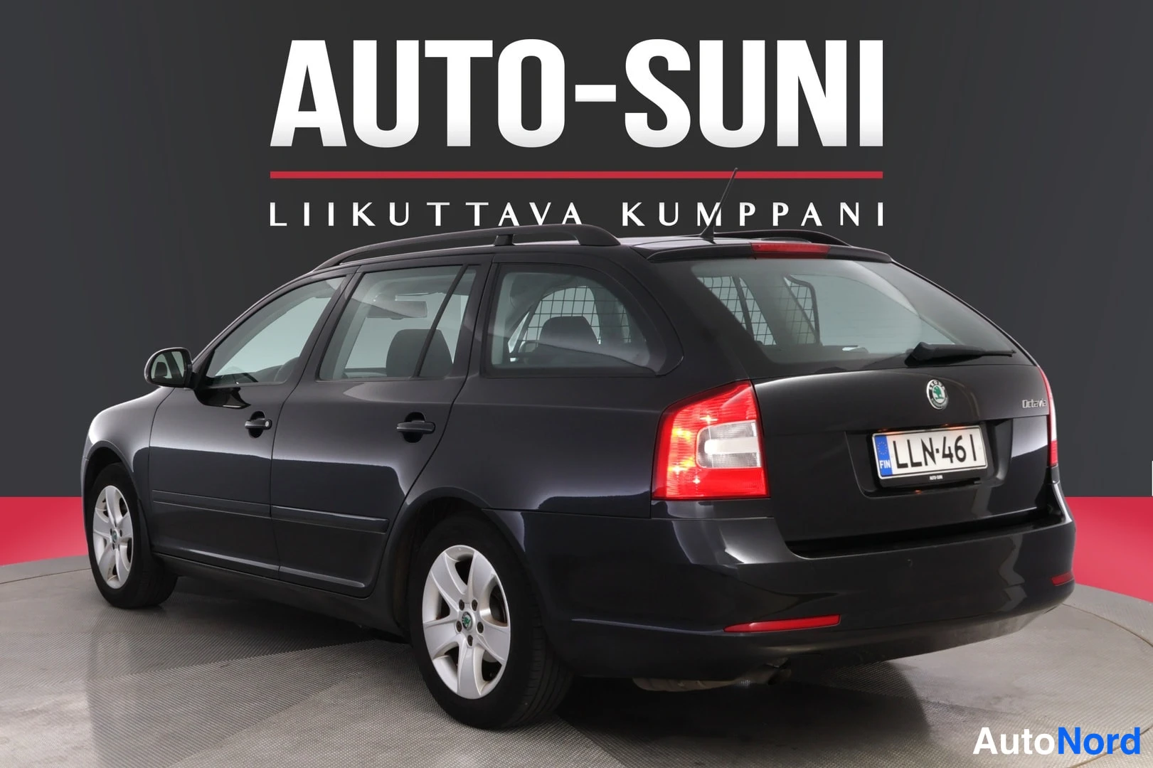 Musta Skoda Octavia 2012, takaviisto, kuva 5