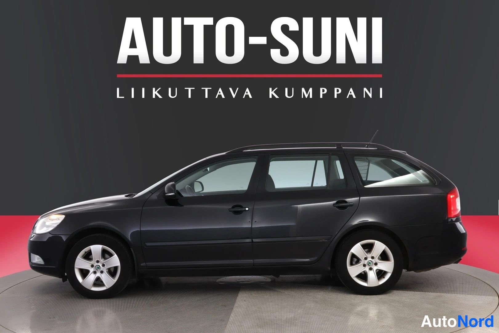Musta Skoda Octavia 2012, takaviisto, kuva 6