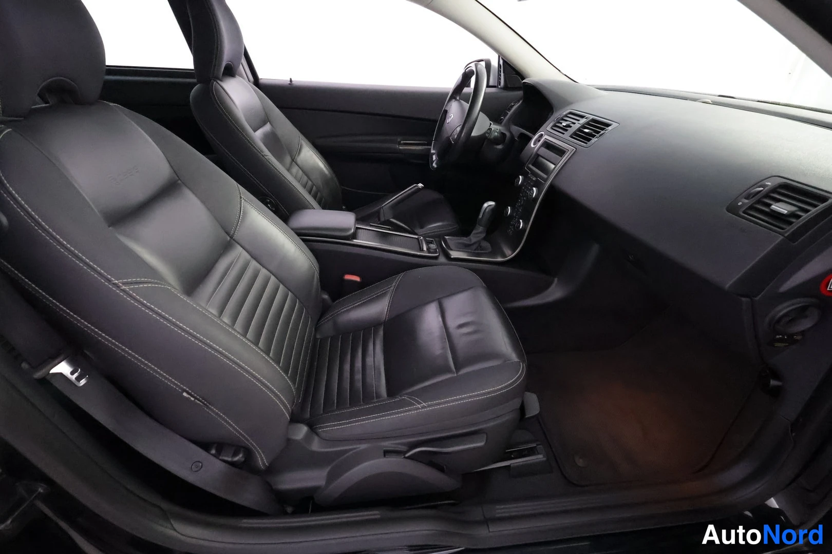 Musta Volvo C30 2012, kuva 24