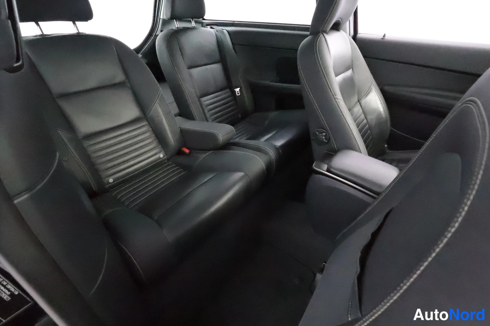 Musta Volvo C30 2012, kuva 26