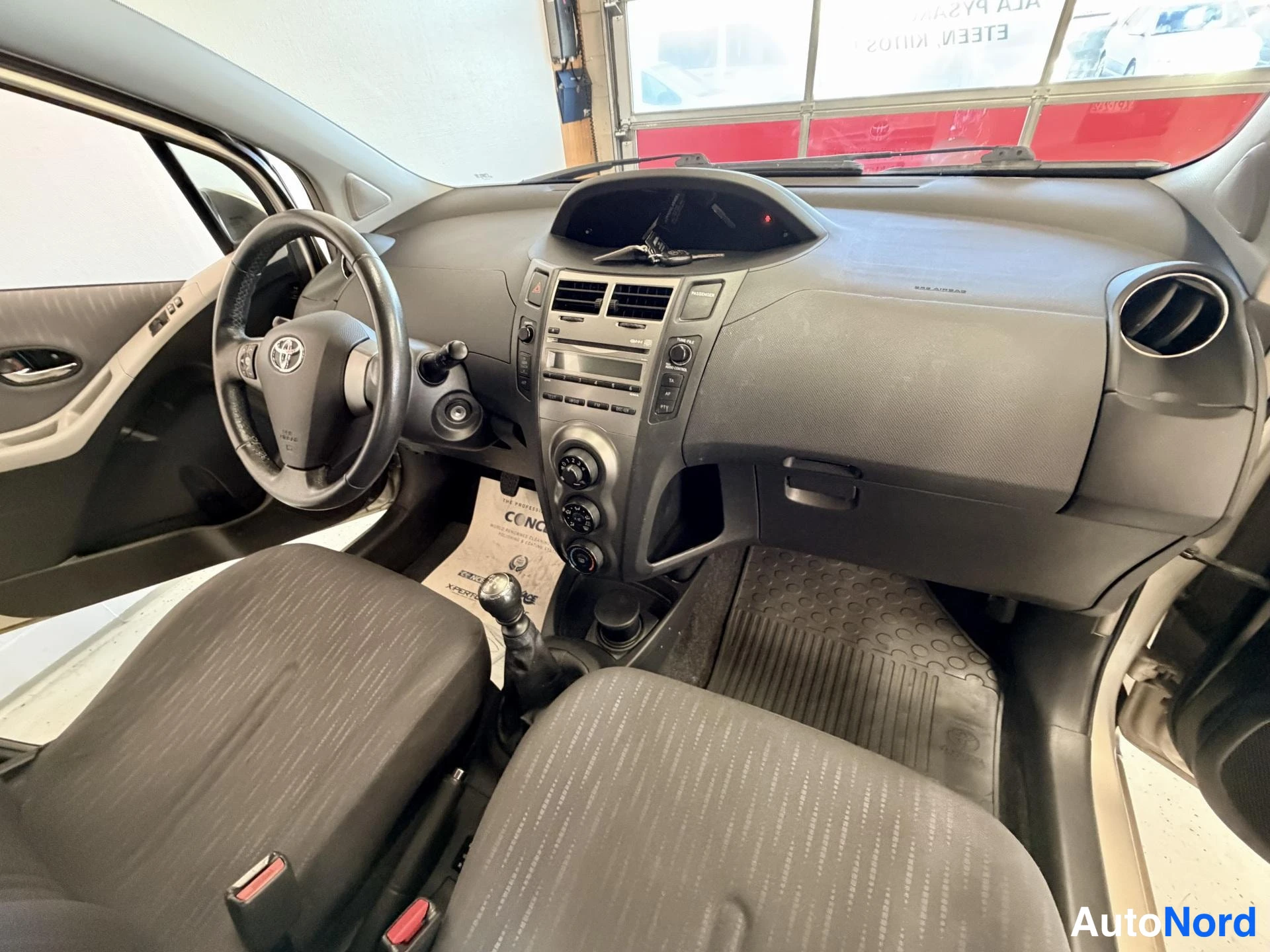 Beige Toyota Yaris 2009, kuva 15