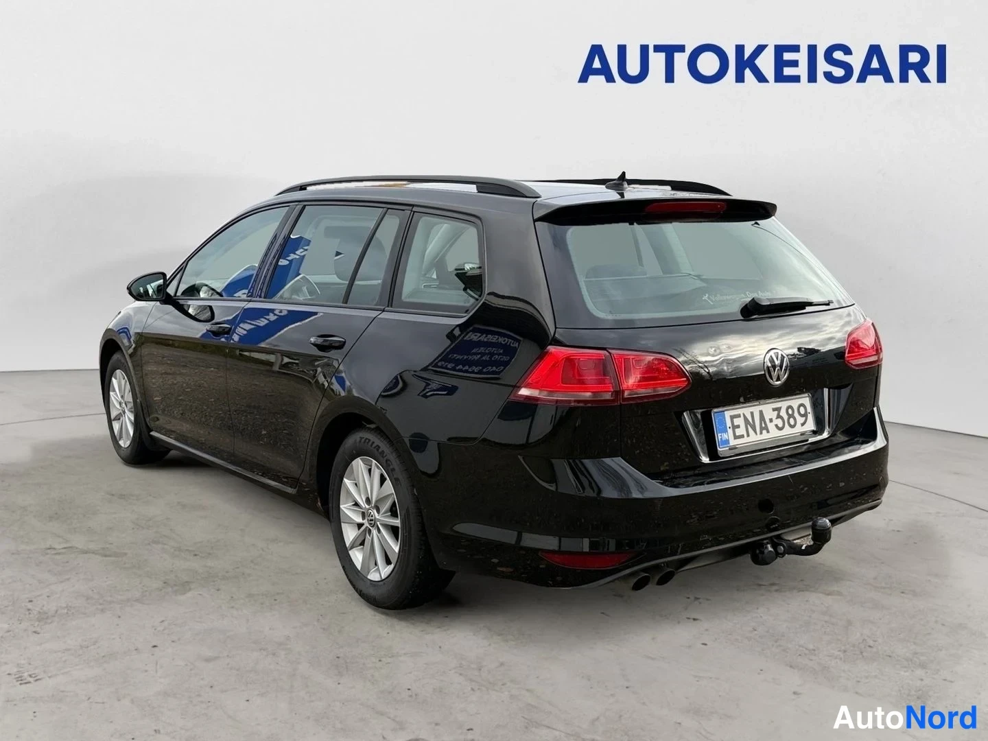 Musta Volkswagen Golf Variant 2014, takaviisto, kuva 6