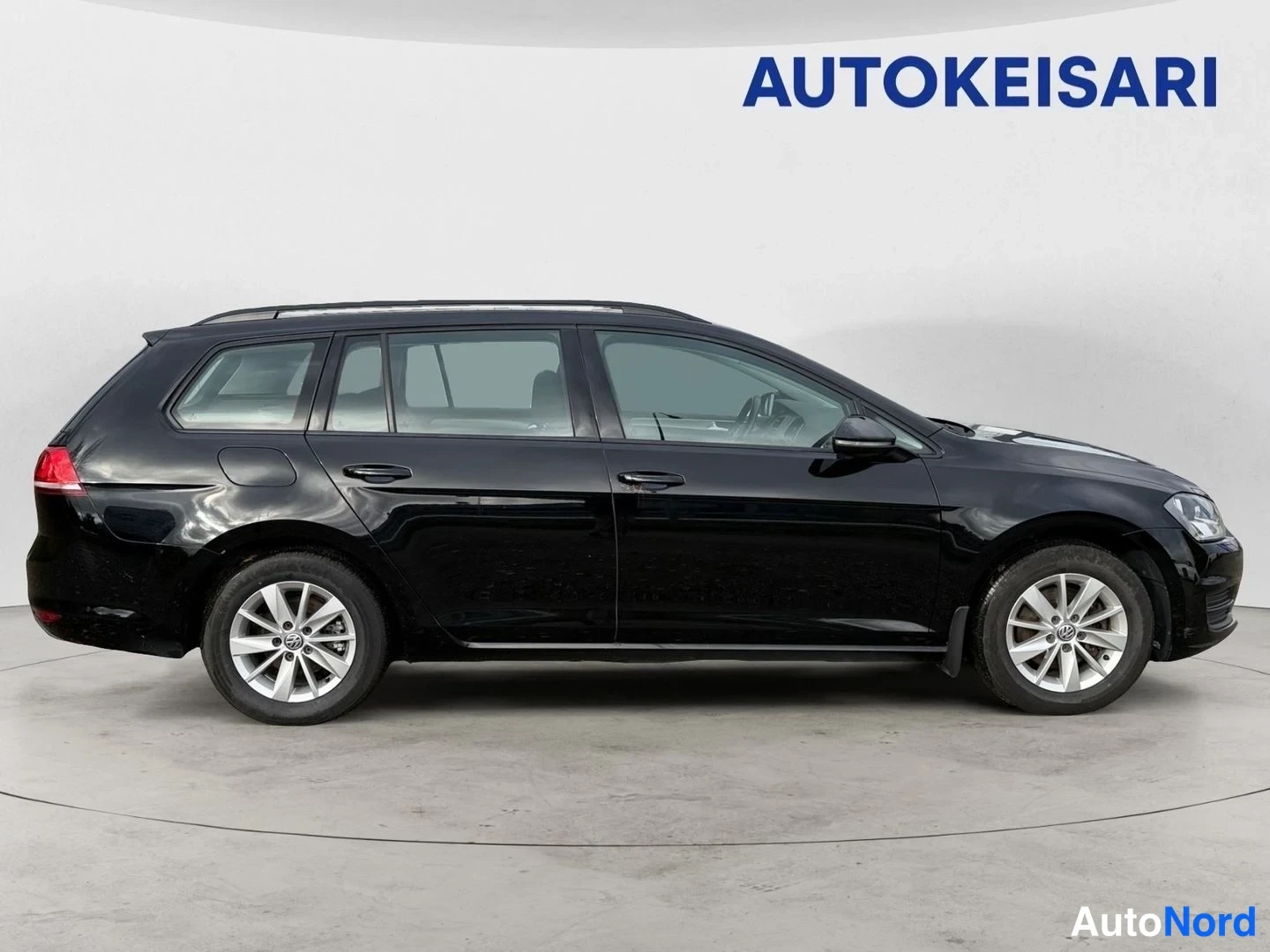 Musta Volkswagen Golf Variant 2014, sivulta, kuva 5