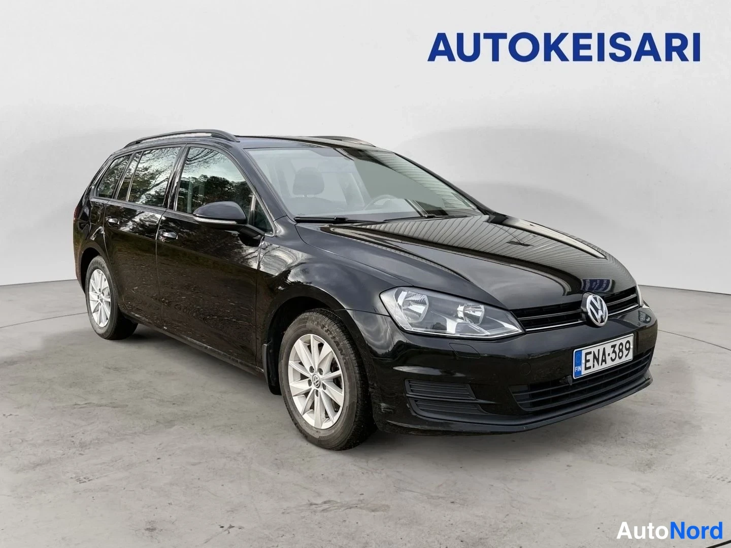 Musta Volkswagen Golf Variant 2014, etuviisto, keula oikealle, kuva 3