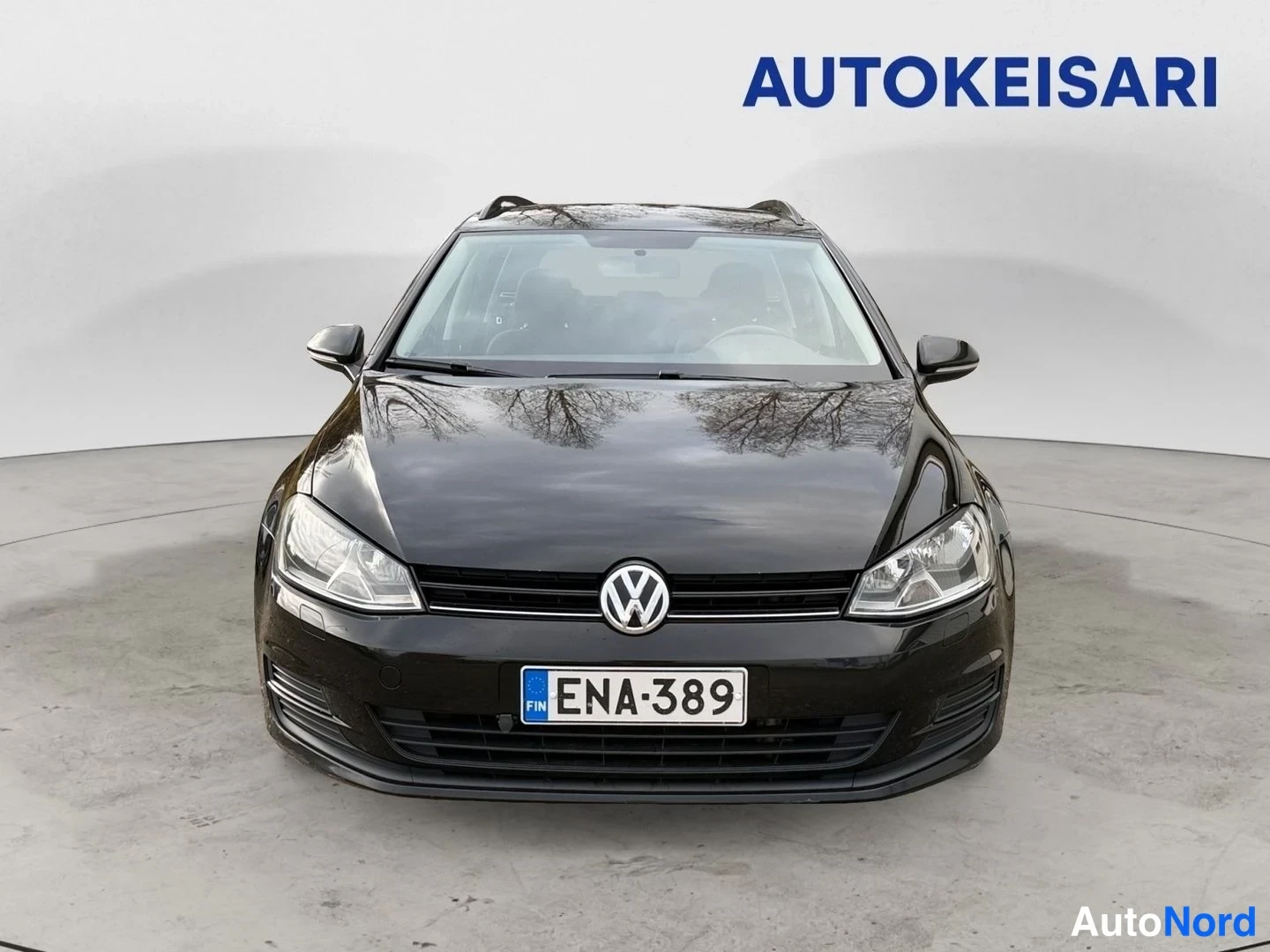 Musta Volkswagen Golf Variant 2014, edestä, kuva 4