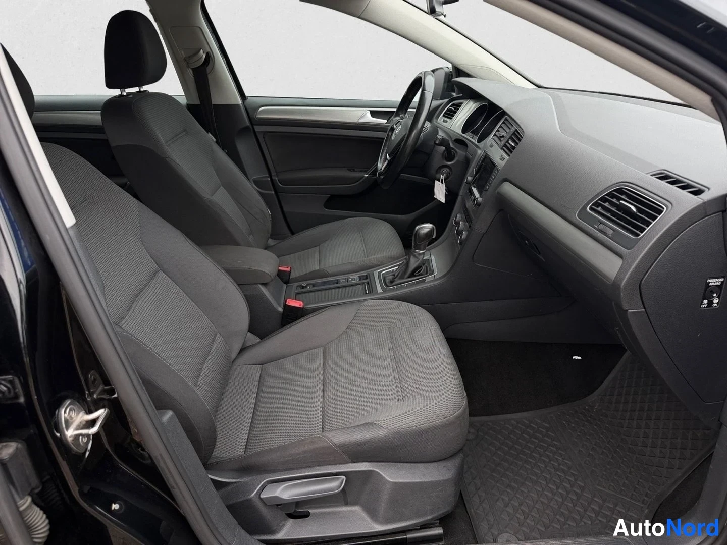 Musta Volkswagen Golf Variant 2014, kuva 17