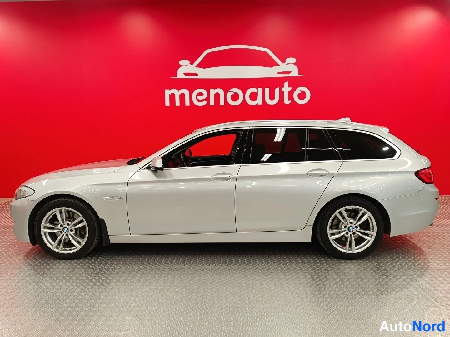 Grey BMW 525d xDrive 2013, side, photo 4