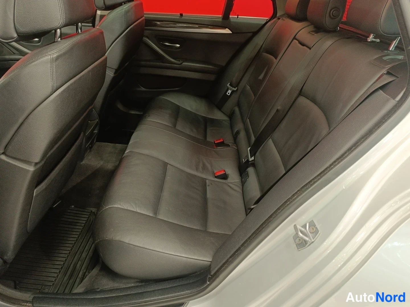 Grey BMW 525d xDrive 2013, rear seats, photo 10