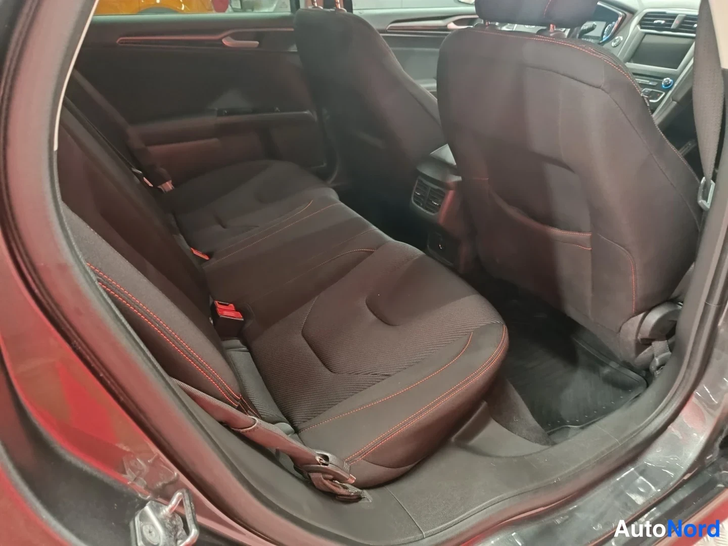 Harmaa Ford Mondeo 2017, kuva 17