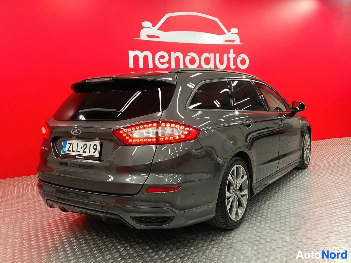 Harmaa Ford Mondeo 2017, takaviisto, kuva 5