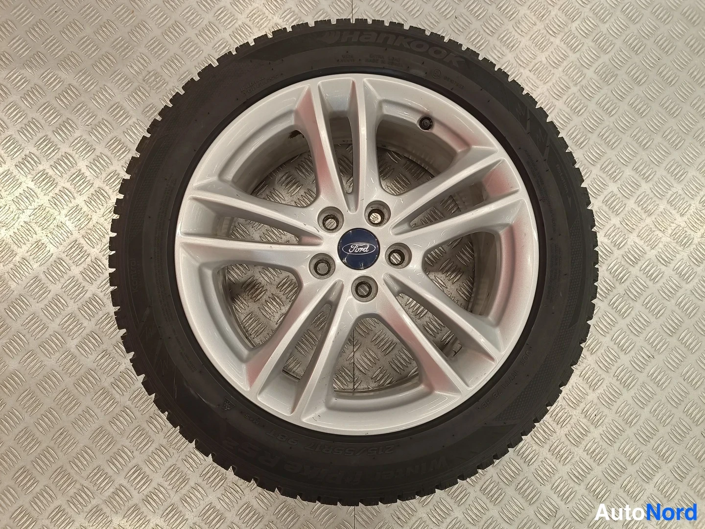 Harmaa Ford Mondeo 2017, yksityiskohta, kuva 12