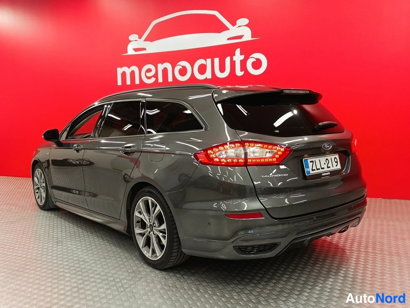 Harmaa Ford Mondeo 2017, takaviisto, kuva 6