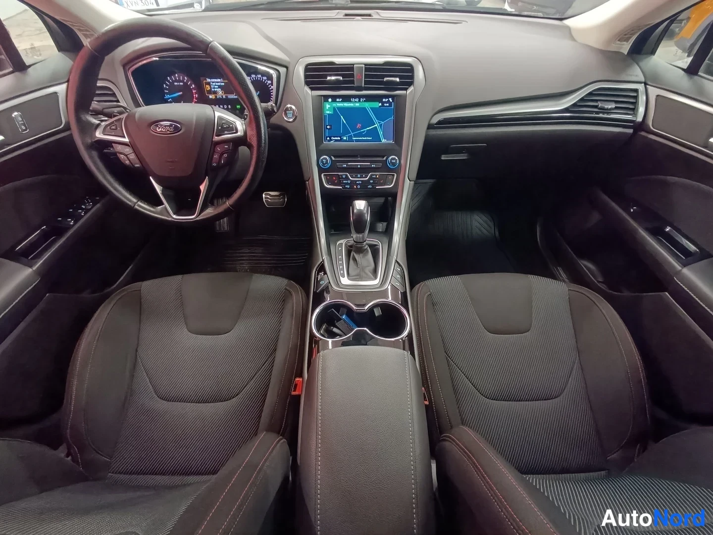 Harmaa Ford Mondeo 2017, kuva 13