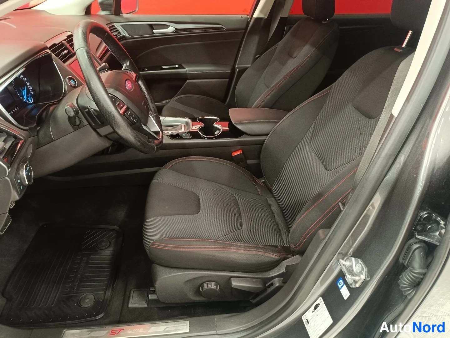 Harmaa Ford Mondeo 2017, kuva 15