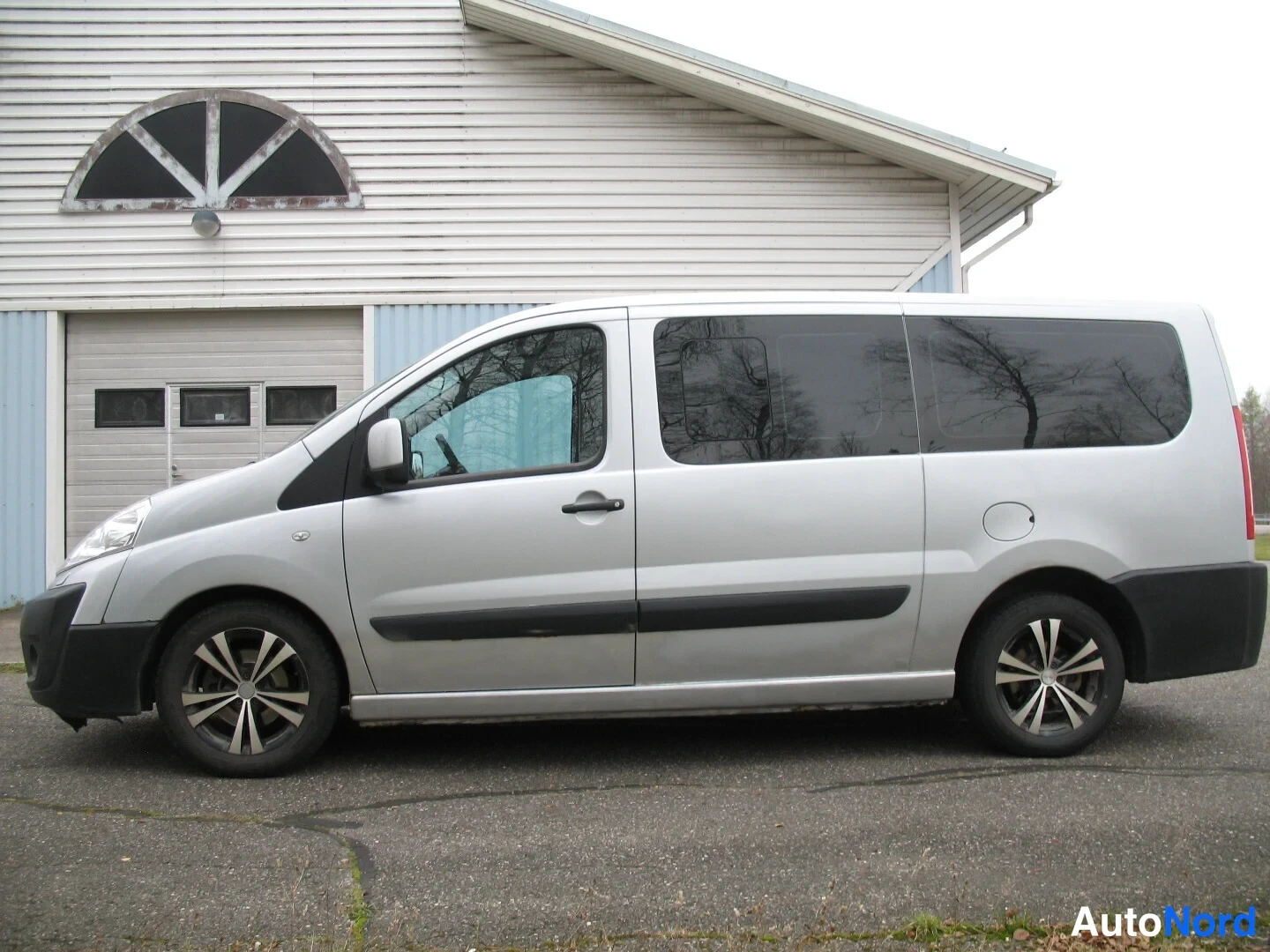 Hopea Peugeot Expert 2012, etuviisto, keula vasemmalle, kuva 2