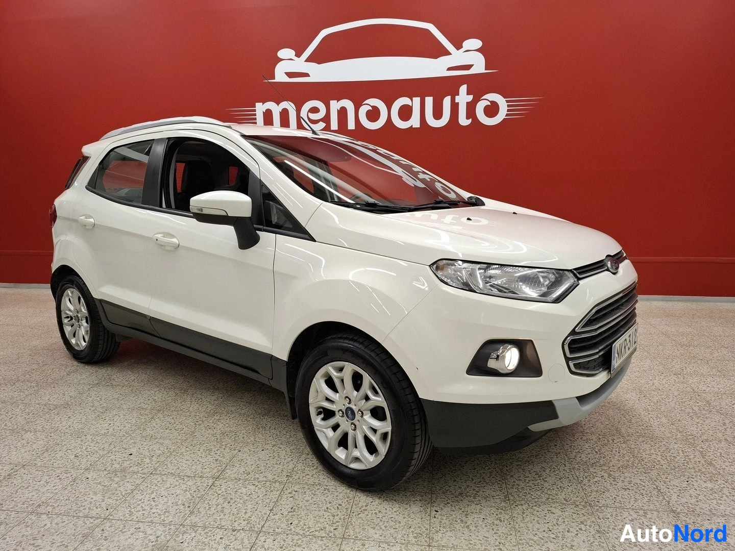 White Ford EcoSport 2017, front three-quarter, nose to the right, photo 3
