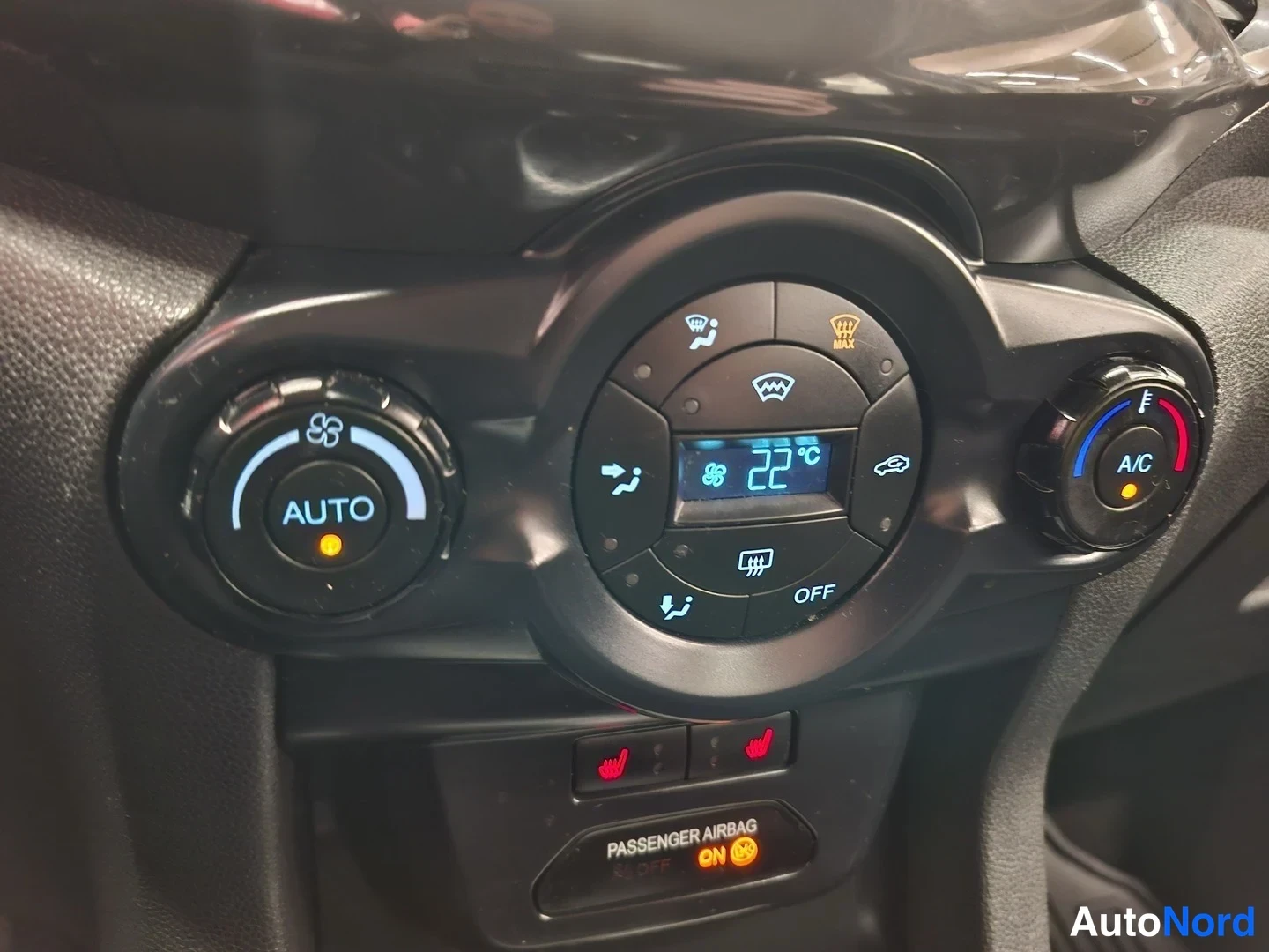 White Ford EcoSport 2017, detail, photo 13
