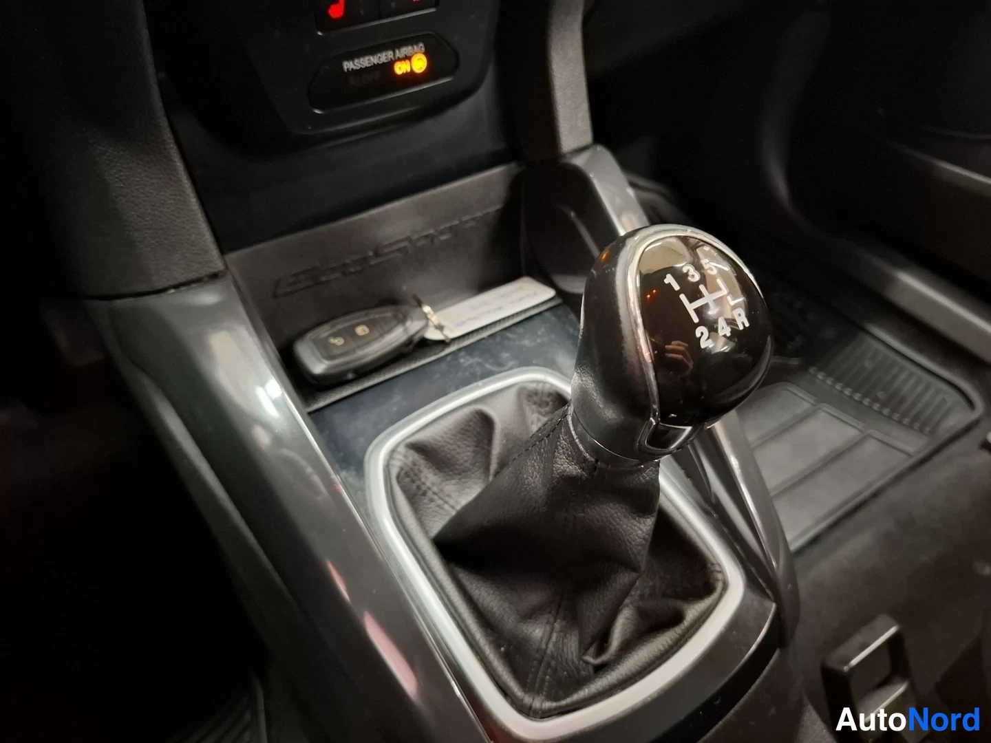 White Ford EcoSport 2017, detail, photo 16