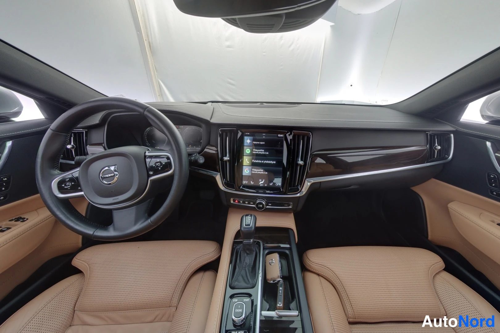 Hopea Volvo V90 2016, ohjaamo, kuva 7