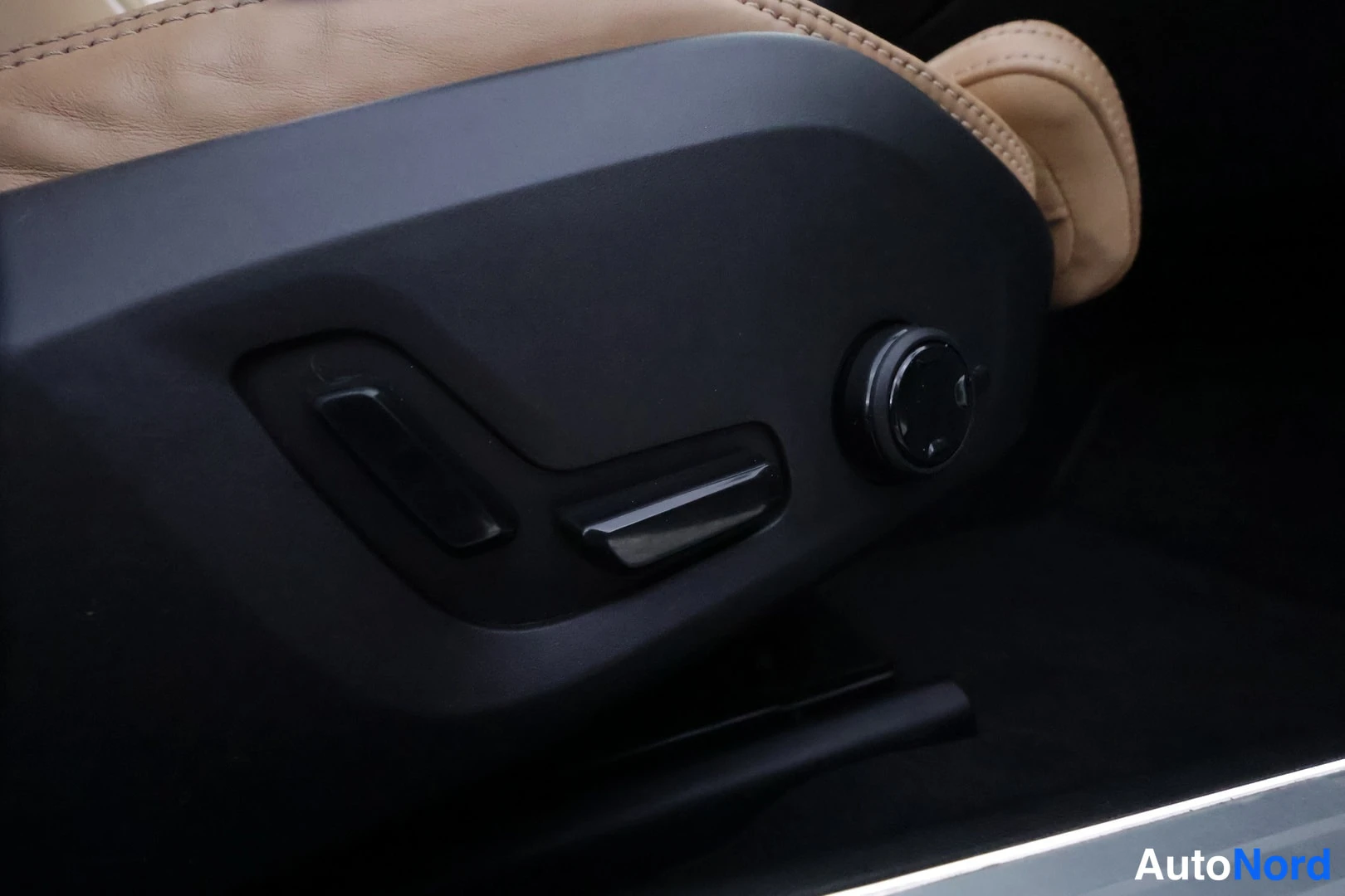 Hopea Volvo V90 2016, yksityiskohta, kuva 29