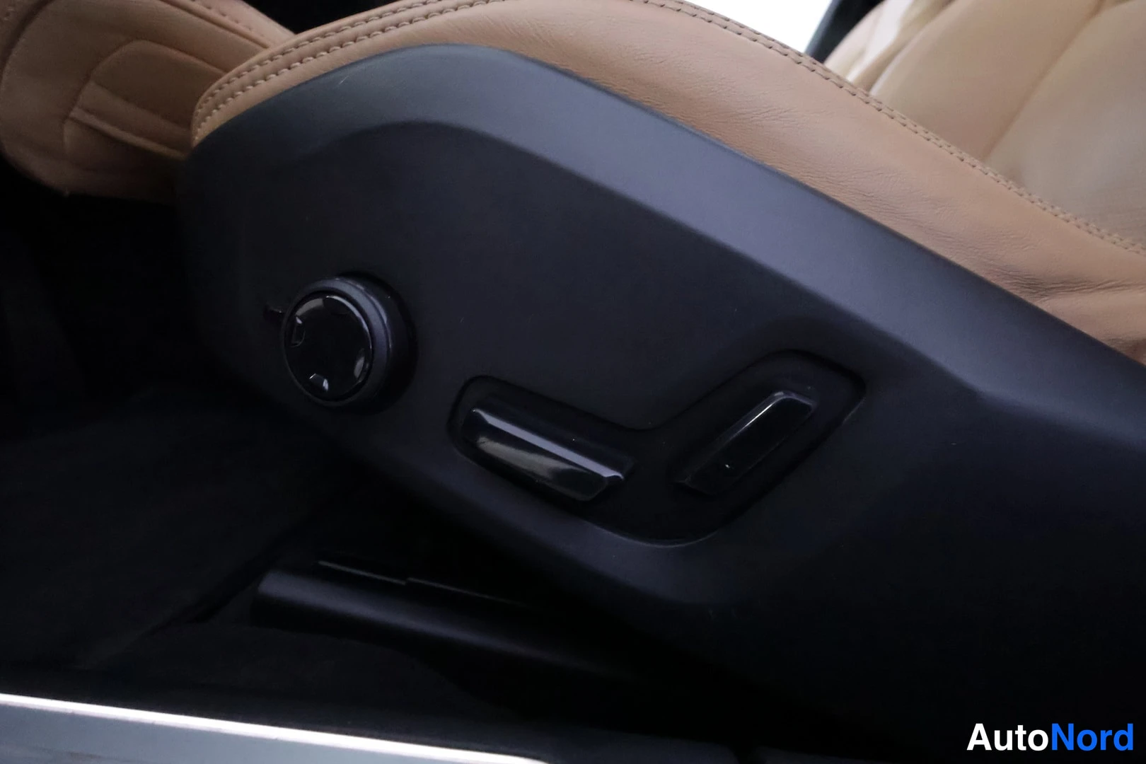 Hopea Volvo V90 2016, yksityiskohta, kuva 33