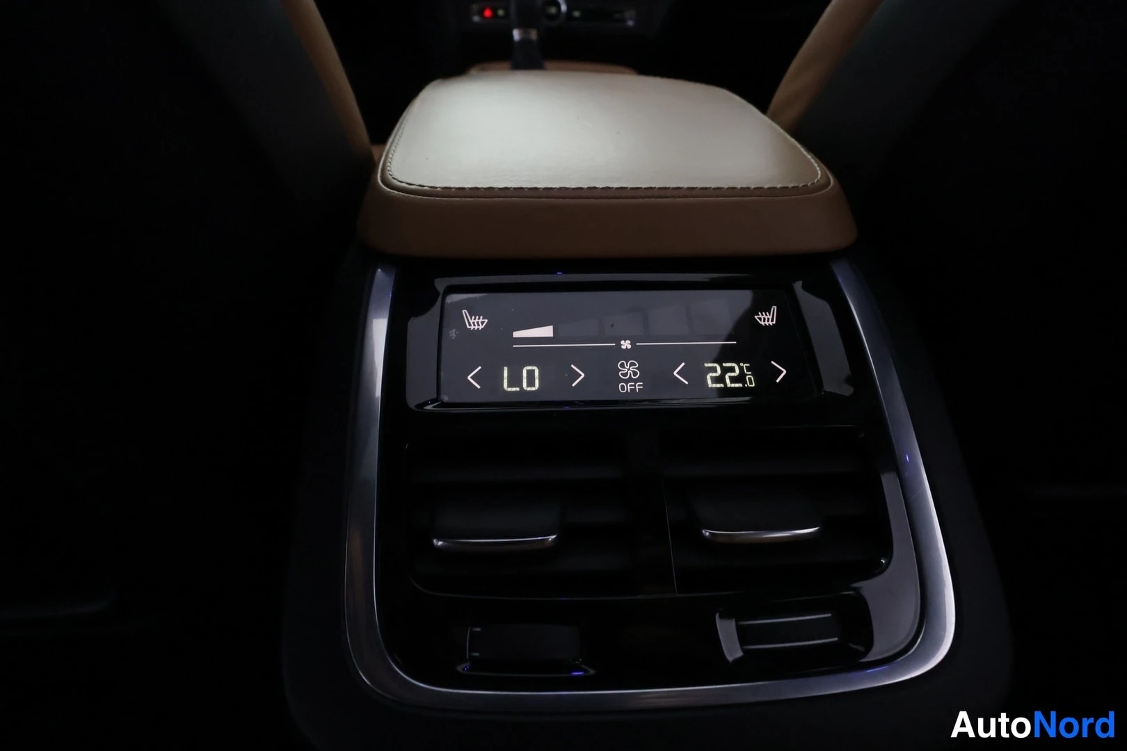 Hopea Volvo V90 2016, yksityiskohta, kuva 35
