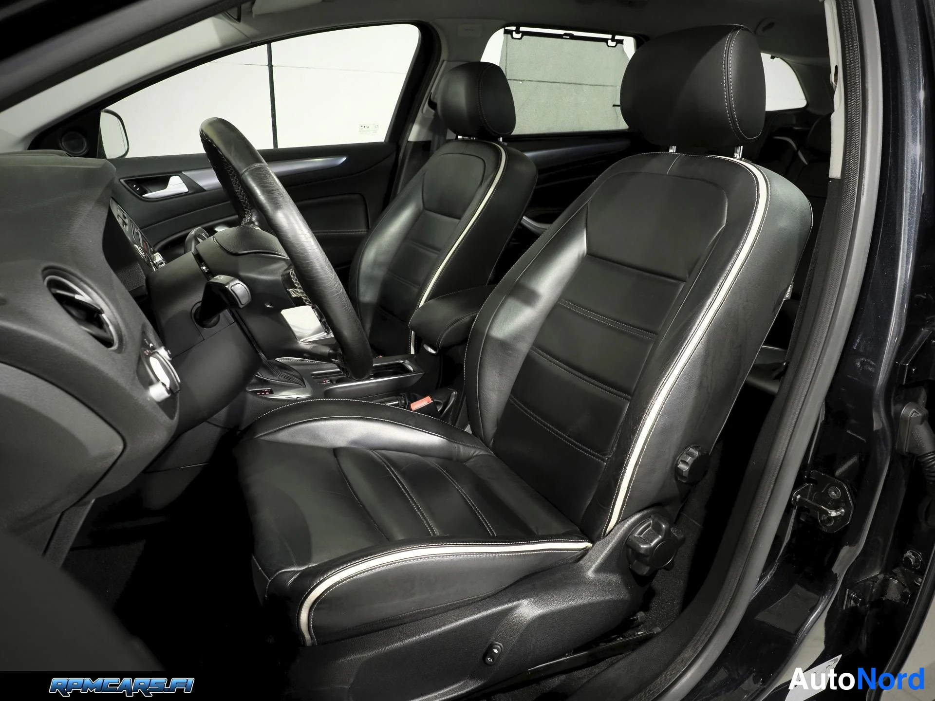 Musta Ford Mondeo 2012, kuva 26