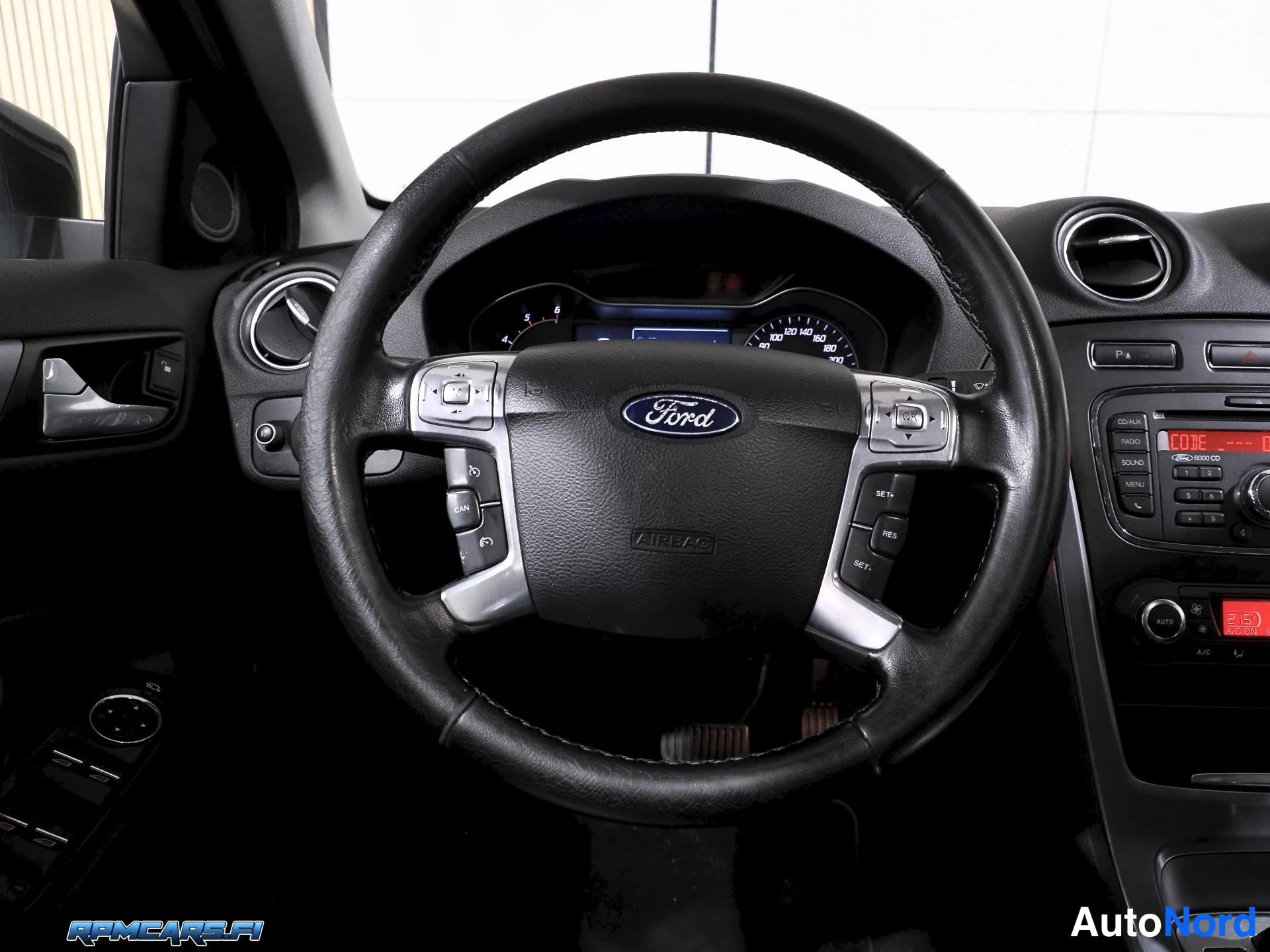 Musta Ford Mondeo 2012, kuva 40