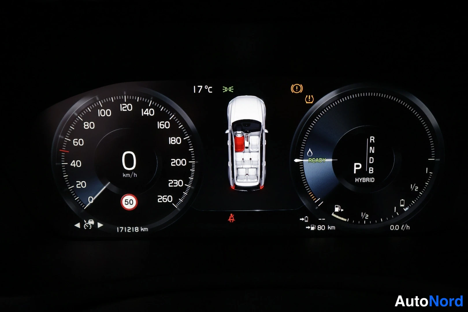 Muu: Kojelaudan mittaristo: nopeusmittari, polttoainemittari ja HYBRID-näkymä, lukema 171218 km, lämpötila 17 °C.