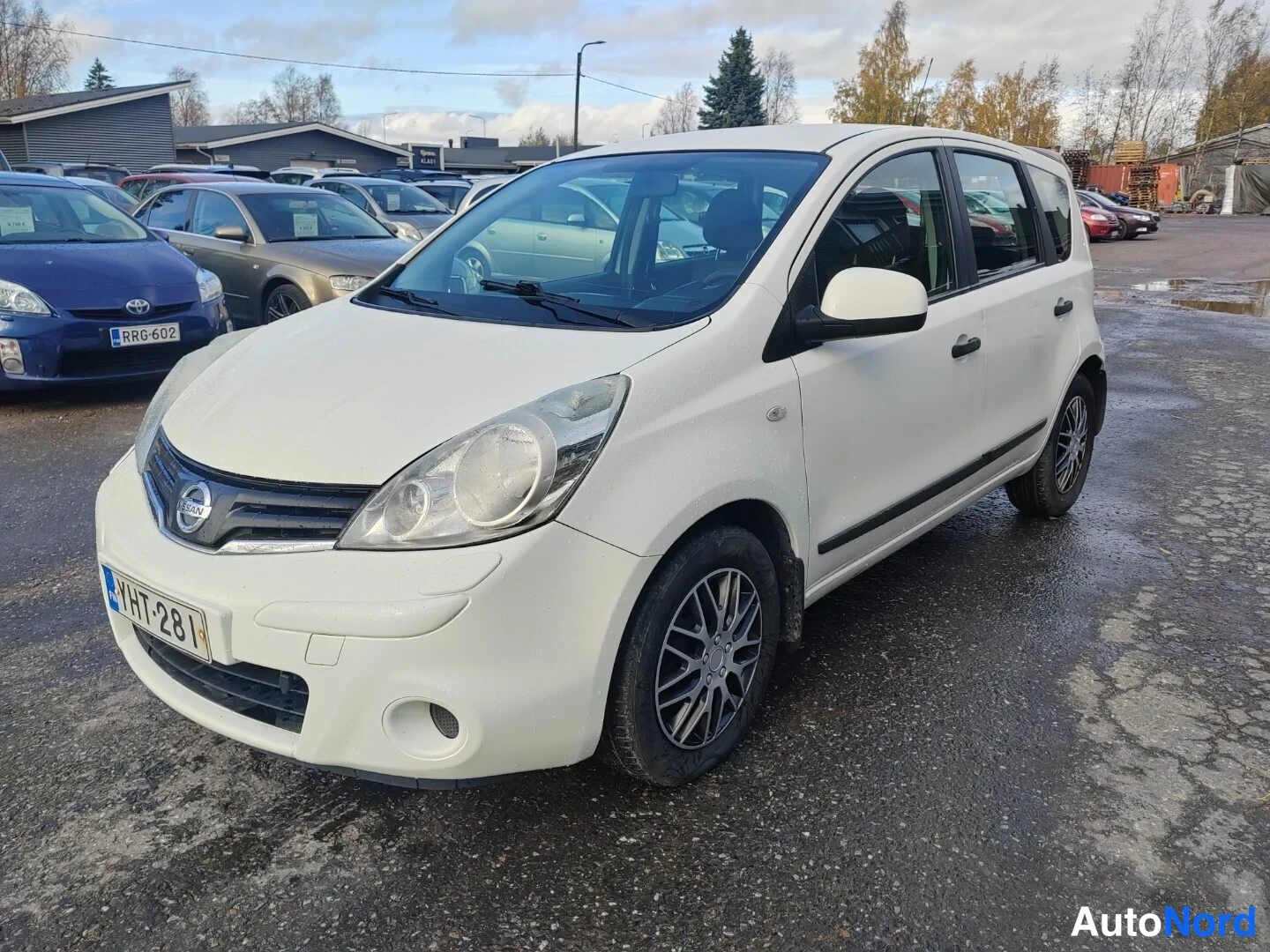 Nissan Note economical, 2011