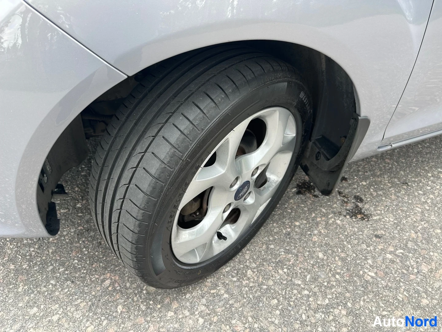 Grey Ford Fiesta 2011, side, photo 7
