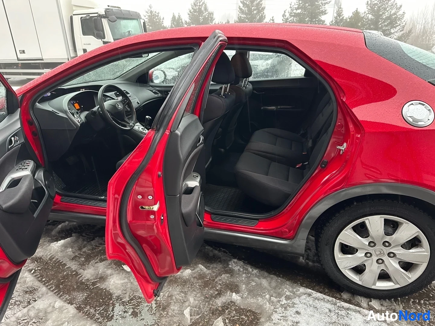 Red Honda Civic 2009, side, photo 6
